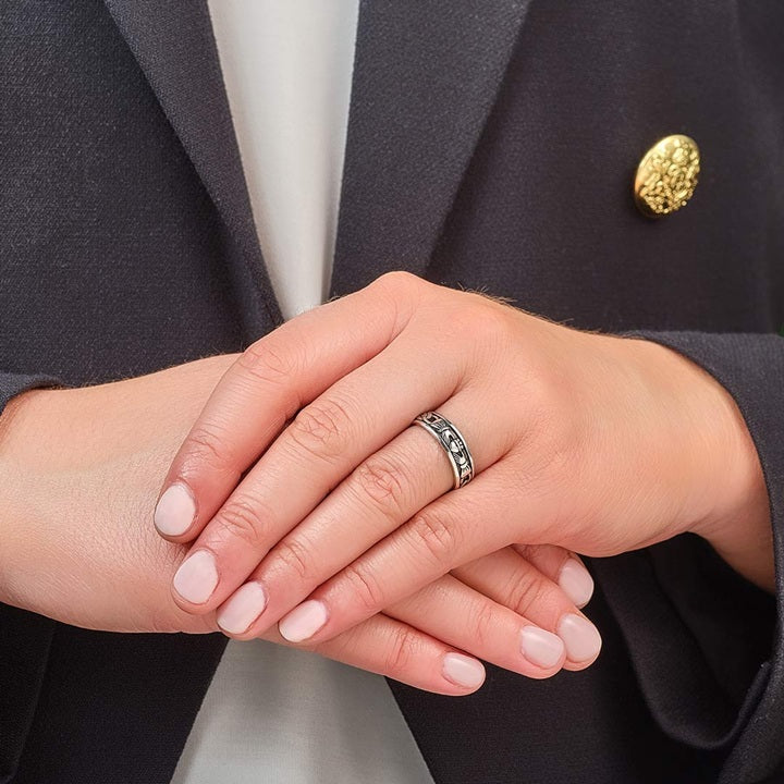 Claddagh Celtic Knot Band