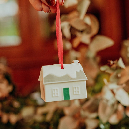 Cosy Wee Cottage Ornament